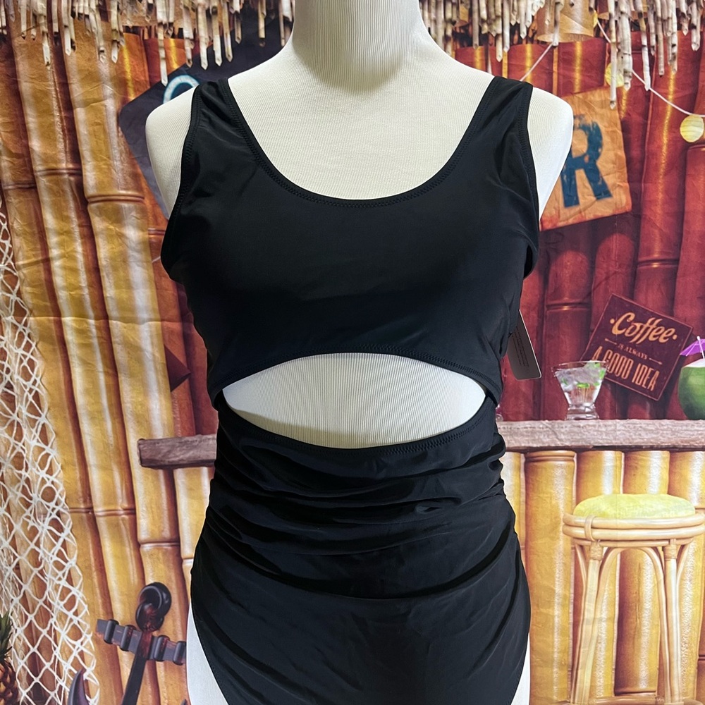 VIMPUNEC Black Cutout One Piece Swimsuit – Size M – New with Tags